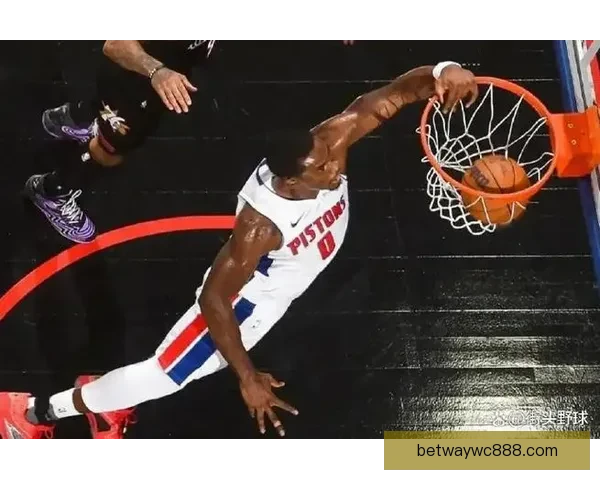 活塞时隔18年再创55胜纪录 杜伦复出贡献31分9篮板轻取猛龙